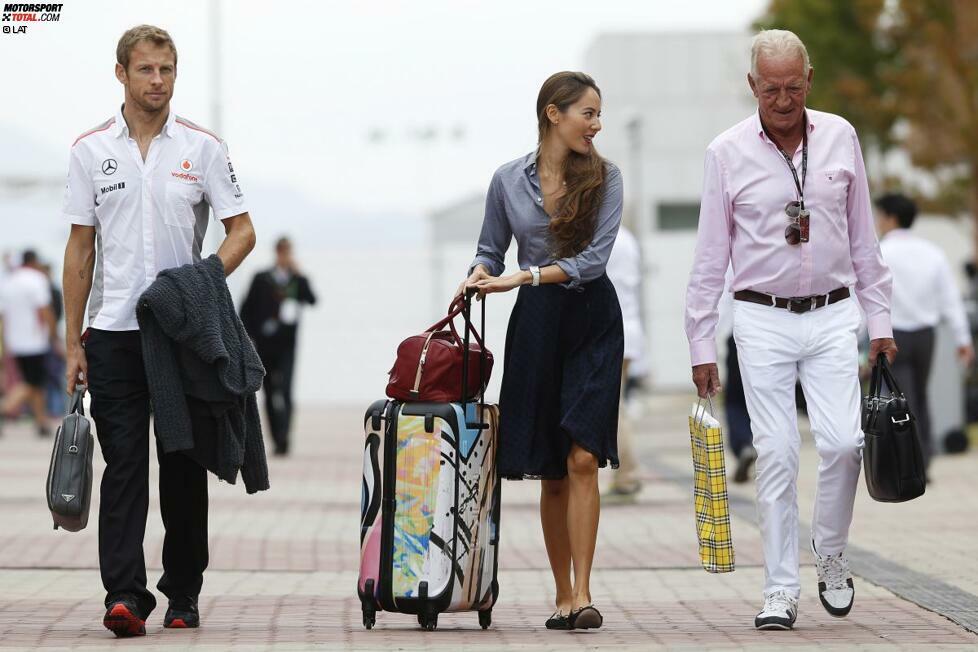 Meet the Buttons: Jenson, Jessica und Papa John bei der Ankunft im Paddock.