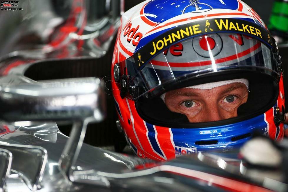 Jenson Button (Chancen: **):
Der McLaren-Star, der seine Suzuka-Premiere schon 2000 auf Williams gefeiert hat (Fünfter), macht dieses Jahr das Dutzend voll. Obwohl er unter normalen Umständen kaum Chancen haben wird, seinen Sieg von 2011 zu wiederholen, zählt er zumindest zum erweiterten Favoritenkreis auf einen Podestplatz. Erstens, weil die McLaren-Formkurve endlich wieder leicht nach oben zeigt. Zweitens, weil Suzuka immer für einen Regenschauer gut ist und das dem cleveren 