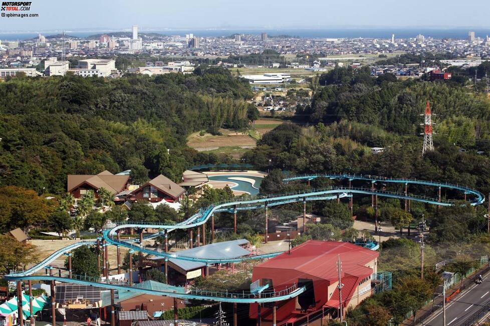Suzuka ist nicht gerade Tokio, aber unverkennbar japanisch. Die Stadt in der Präfektur Mie zählt 200.000 Einwohner - und direkt neben der vielleicht aufregendsten Rennstrecke der Welt liegt ein Vergnügungspark.