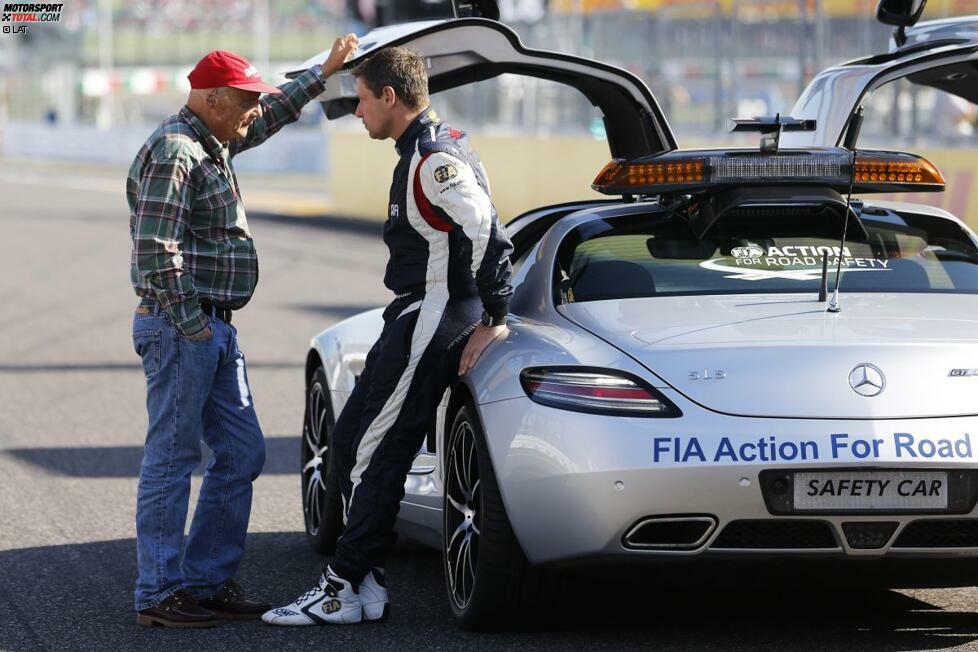 Wenn wir schon bei Vertragsverhandlungen sind: Weiß eigentlich jemand, ob Mercedes-Safety-Car-Fahrer Bernd Mayländer schon einen Deal für 2014 in der Tasche hat?