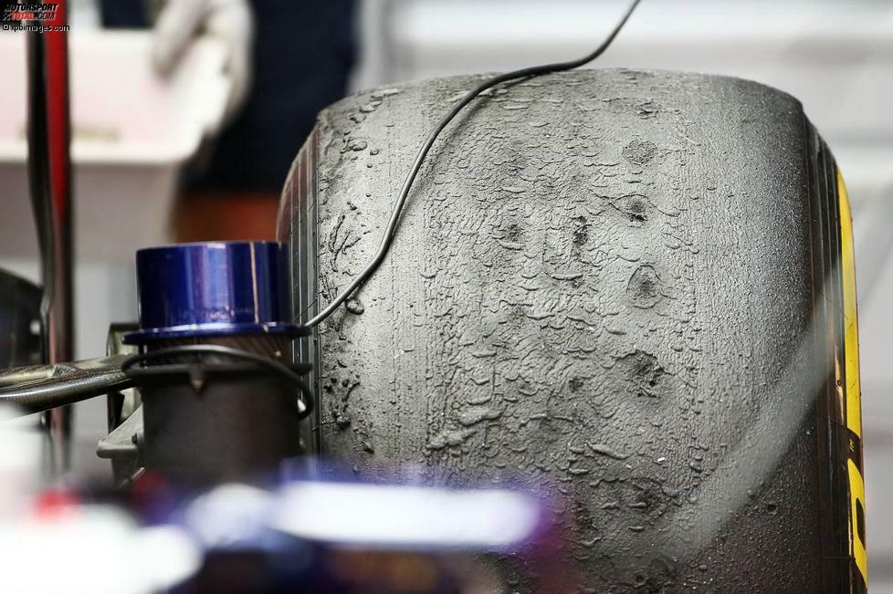 Aber kein einfacher: Die Blasenbildung der Pirelli-Reifen bereitet allen Teams im Training Kopfzerbrechen.