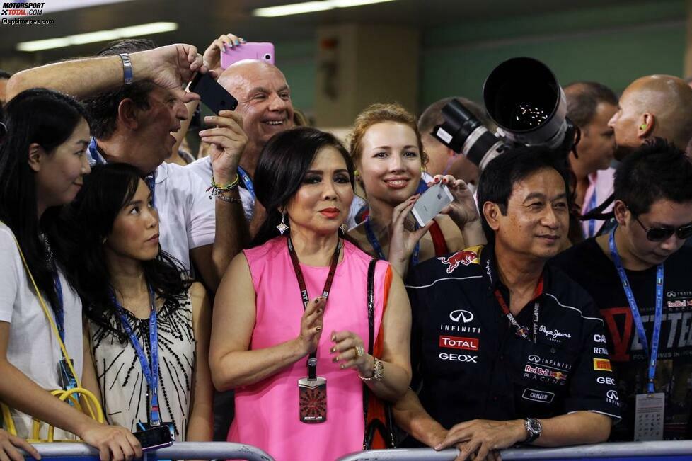 Chalerm Yoovidhya und Ehefrau. Seit dem Tod seines Vaters Chaleo im vergangenen Jahr ist der Thailänder der wahre Boss bei Red Bull. Er kontrolliert 51 Prozent des Energydrink-Riesen, Dietrich Mateschitz nur 49.