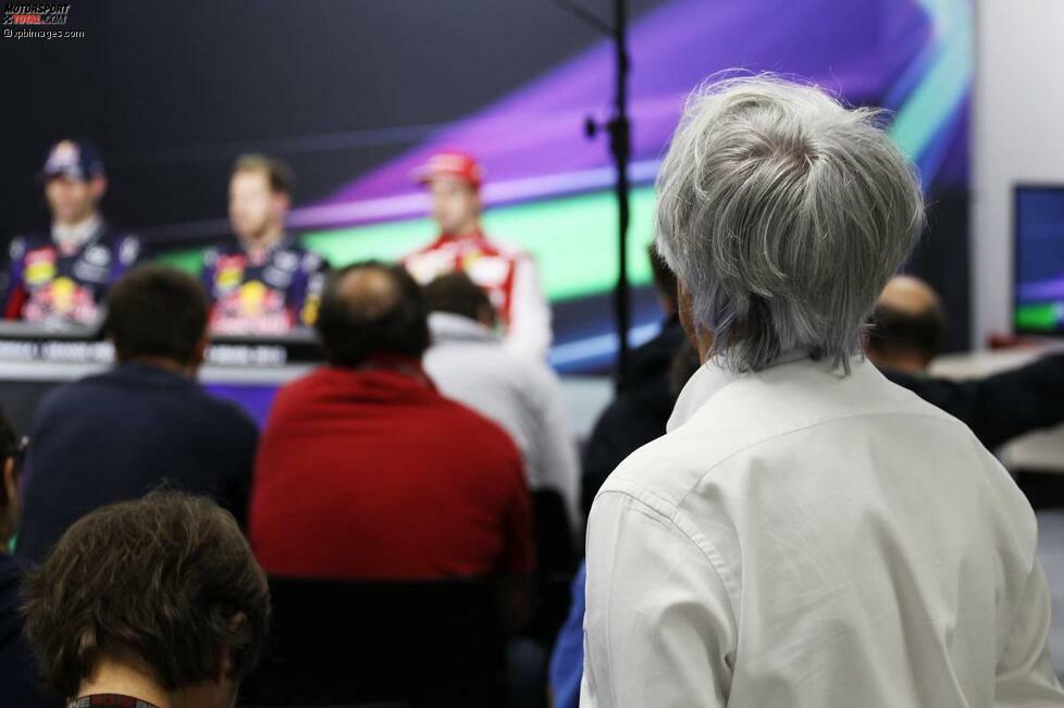 Seltener Gast bei der internationalen Pressekonferenz nach dem Rennen: Was Bernie Ecclestone da wohl will?