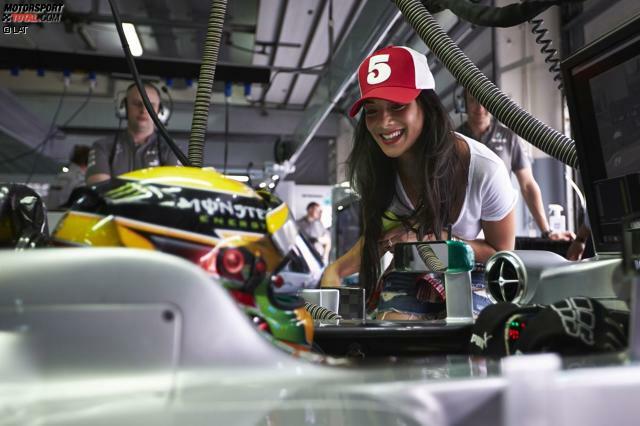 Seit 2007 sind Lewis Hamilton und Nicole Scherzinger (mit Unterbrechungen) ein Paar und ein beliebtes Fotomotiv in der Boxengasse. Seit 2007 sind Lewis Hamilton und Nicole Scherzinger (mit Unterbrechungen) ein Paar und ein beliebtes Fotomotiv in der Boxengasse.