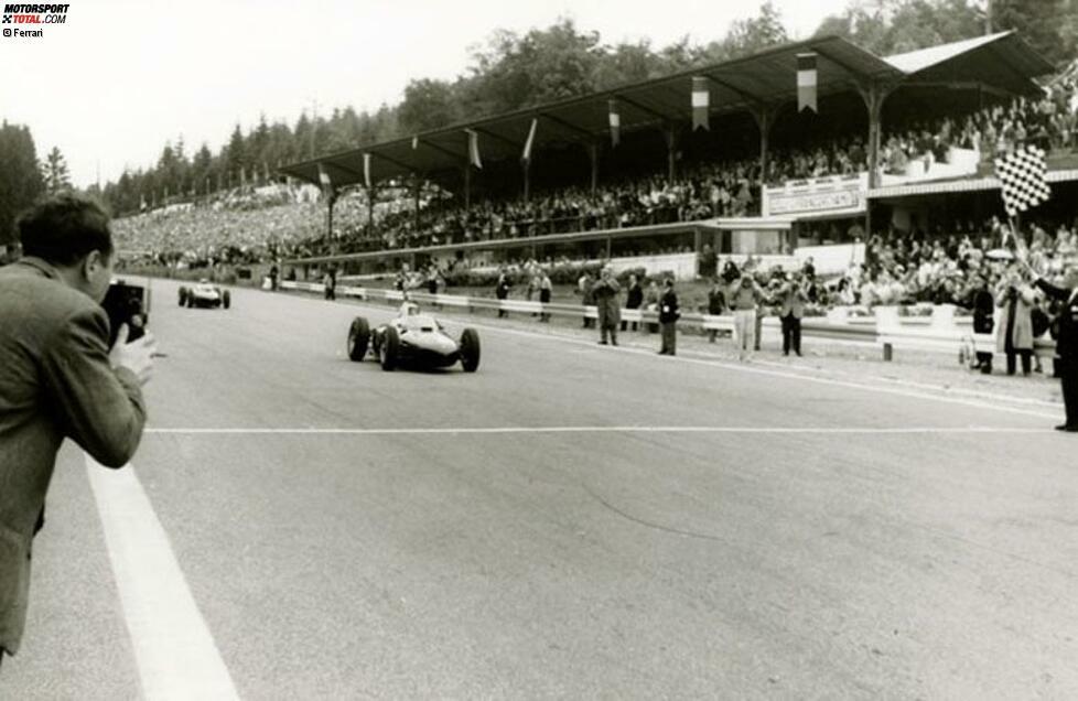 Insgesamt 66 (Ex-)Formel-1-Piloten haben bisher bei den 24 Stunden von Le Mans siegen können. Aber nur ein einziger schaffte das Mega-Double. Der Amerikaner Phil Hill wurde 1961 sowohl Formel-1-Weltmeister als auch Gesamtsieger beim Langstreckenrennen in Frankreich - und das in einem Jahr.