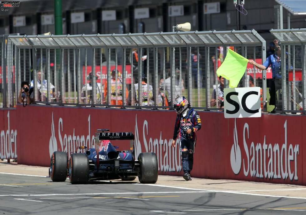 Sportlich läuft es beim Heimspiel von Red Bull nicht nach Wunsch. Beim Reifenchaos von Silverstone erwischt es auch Vettel. Allerdings machen dem Deutschen nicht die Pirellis einen Strich durch die Rechnung: In der 41. Runde versagt das Getriebe am RB9 und Vettel verliert die Führung und 25 Zähler. Es ist der einzige Ausfall für Vettel im Jahr 2013. Webber rettet die Teamehre mit Rang zwei.