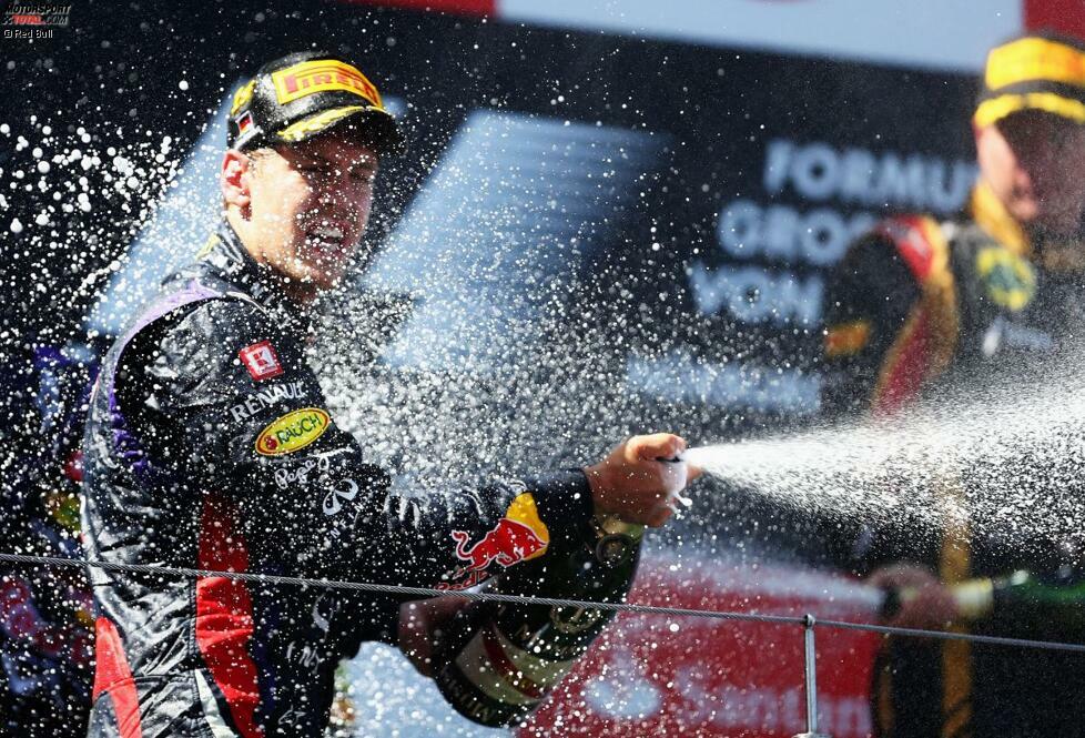 Doch die Entschädigung folgt zwei Wochen später: Am Nürburgring kann Vettel gleich zwei Flüche besiegen. Der Red-Bull-Pilot feiert seinen ersten Sieg beim Heimspiel in Deutschland und gleichzeitig seinen ersten Sieg im Monat Juli.
