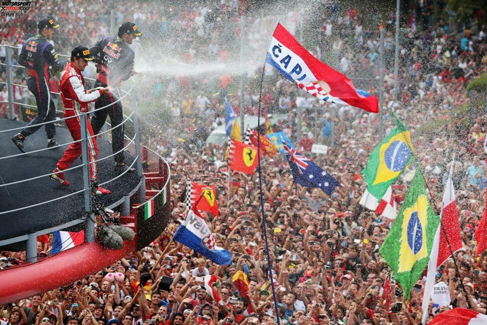 Denn auch das nächste Rennen sollte Vettel für sich entscheiden, während Webber das Ergebnis als Dritter abrundet. In Monza reicht es für die Scuderia nur zu Rang zwei hinter dem Heppenheimer, was für ein paar Pfiffe seitens der Fans sorgt, die Vettel fortan begleiten. Zwar sind Unmutsbekundungen in Italien durchaus zu erwarten gewesen, doch auch in Singapur geht das Pfeifkonzert nach dem Rennen weiter.
