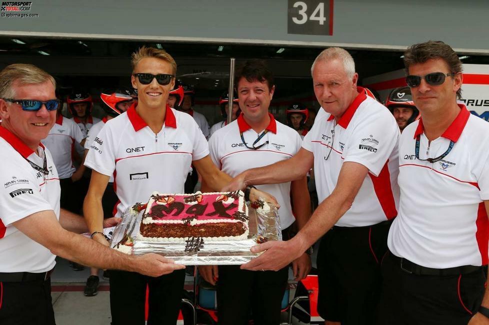Kommen wir zur Süßwarenabteilung: Marussia-Pilot Max Chilton feierte am Sonntag seinen 22. Geburtstag. Als Überraschung bekam der Brite eine schönere Torte als Red-Bull-Pilot Mark Webber zum großen Jubiläum...