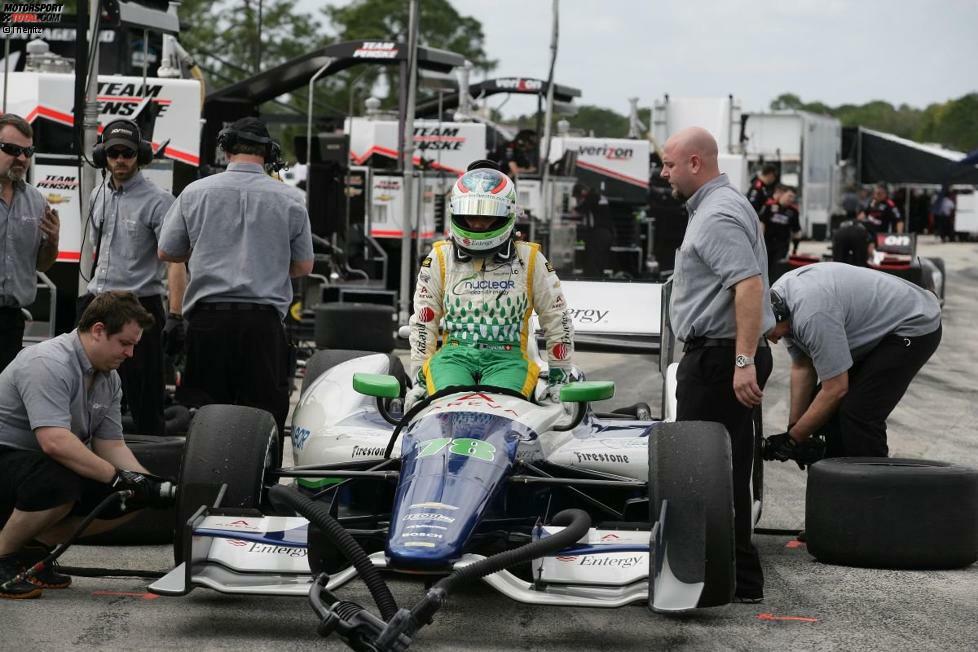 Die Schweizerin Simona de Silvestro kommt erstmals in das Vergnügen, in einem Top-Team zu fahren. Sie sitzt im zweiten KV-Chevrolet mit der Startnummer 78, ihr Teamkollege ist IndyCar-Veteran Tony Kanaan. De Silvestro wird 2014 ihr erstes IndyCar-Podium schaffen.