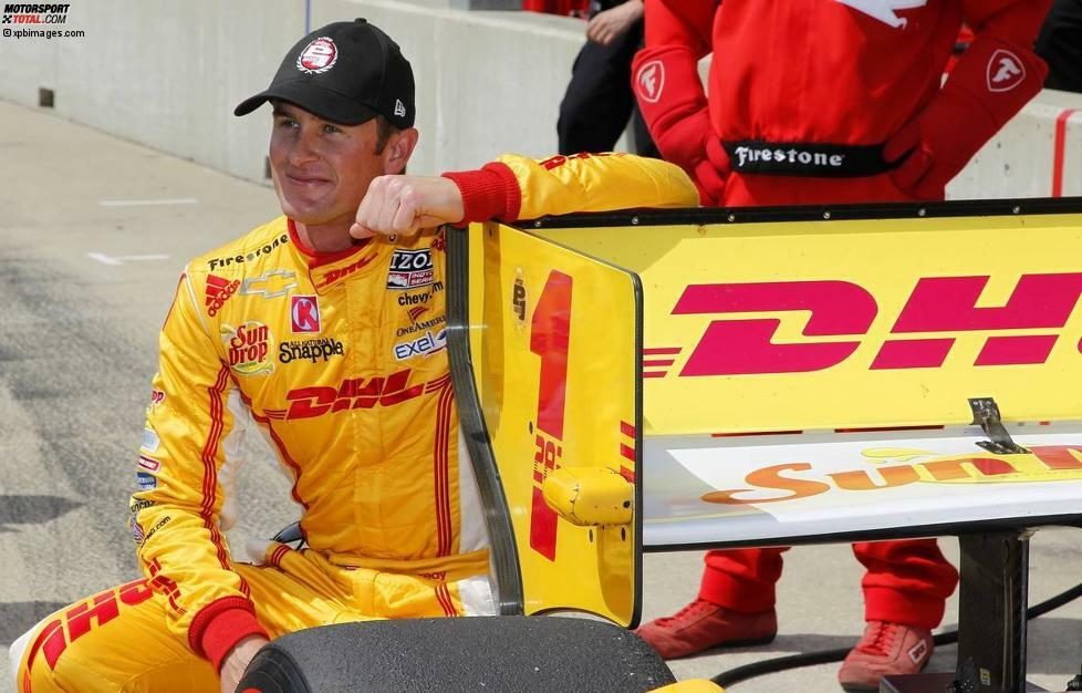 Doch der Reihe nach: Der amtierende IndyCar-Champion Ryan Hunter-Reay (Andretti-Chevrolet) verzichtet zu Saisonbeginn auf seine Startnummer 28 und wählt dafür die ihm zustehende Startnummer 1. Dies praktizierte im US-Formelsport zuletzt Sebastien Bourdais (2007).