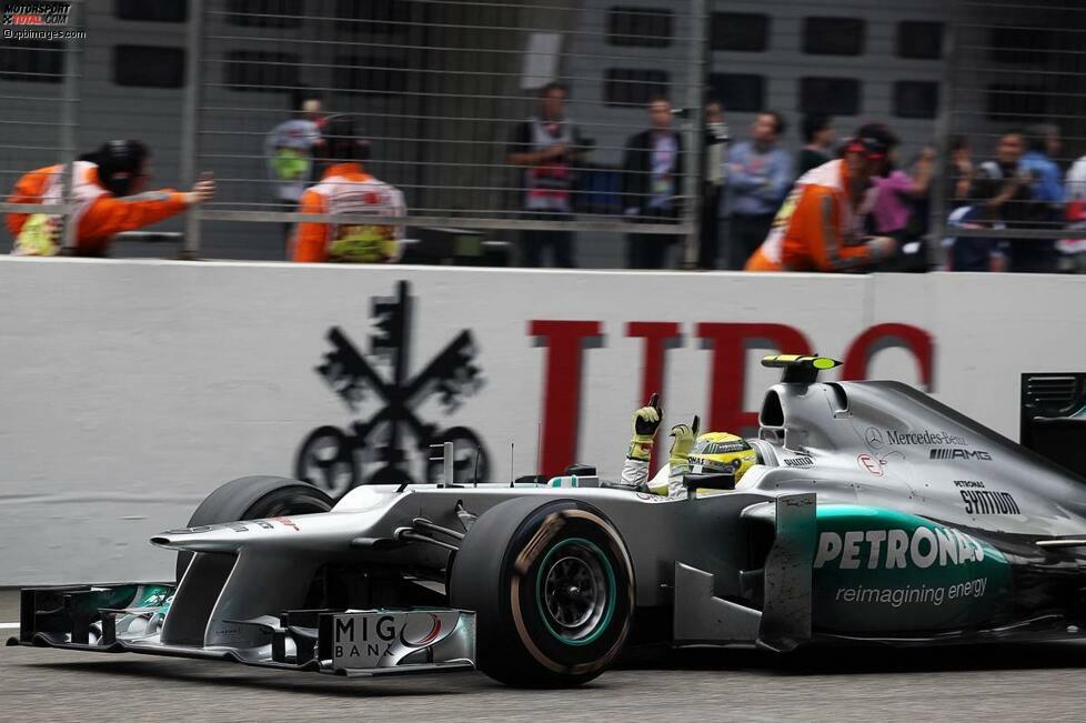 Brawn, stets auch cleverer Geschäftsmann, verkaufte nach dem Jubeljahr 2009 an den Daimler-Konzern und wurde auf diese Weise zum Multimillionär. Obwohl er Teamchef blieb, blieben die Erfolge zunächst aus - bis Nico Rosberg in China 2012 den silbernen Fluch beendete.