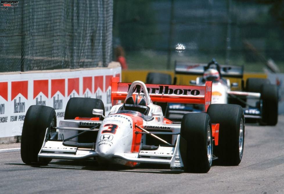 ... kommt Castroneves beim siebten Saisonlauf so richtig in die Gänge. Auf der Belle Isle in Detroit fährt der Penske-Neuzugang mit dem Reynard-Honda mit der Startnummer 3 zu seinem ersten IndyCar-Sieg. Zweiter wird Max Papis (Rahal).