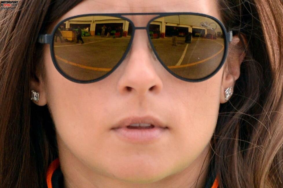 Diese junge Dame sorgt eine Woche lang für Schlagzeilen - Danica Patrick auf der Pole-Position