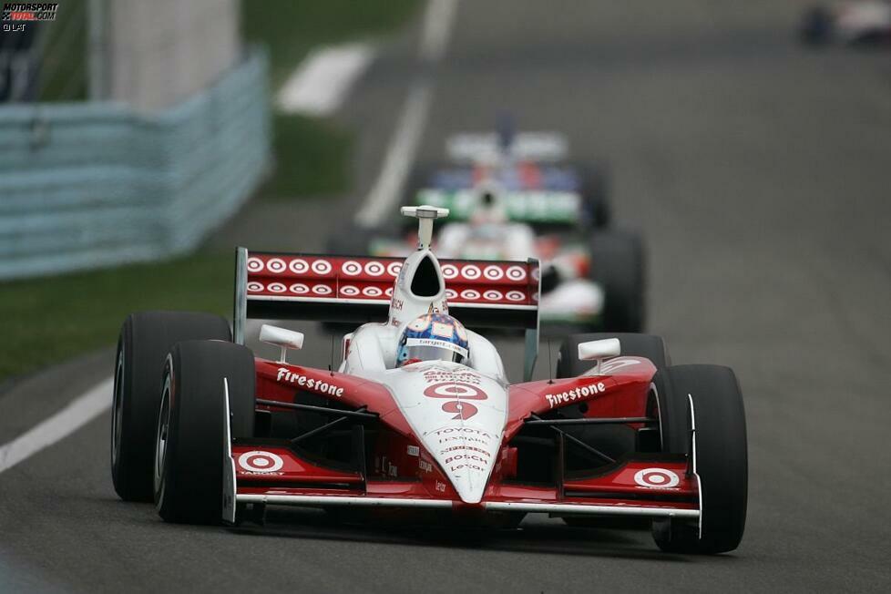 In der Saison 2005 kommt es mit Gesamtrang 13 noch dicker für Dixon, doch immerhin gelingt ihm beim IndyCar-Comeback in Watkins Glen ein Sieg. Es bleibt der einzige Podestplatz in einer ansonsten enttäuschenden Saison 2005.
