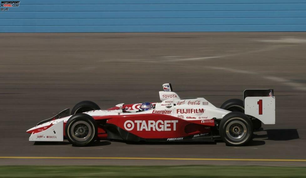 Die Saison 2004 verläuft harzig. Mit der Startnummer 1 auf seinem G-Force-Toyota des Ganassi-Teams gelingt Dixon kein einziger Saisonsieg. Das beste Ergebnis ist Platz zwei in Phoenix.