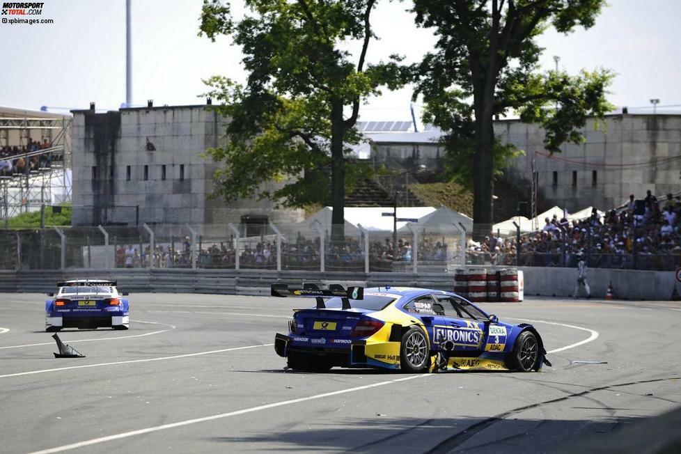 Auch für Gary Paffett war vorzeitig Schluss - am Norisring, wo er sein Auto nach einer Kollision am Streckenrand abstellen musste. Hier ist zu sehen, wie das Fahrzeug des Briten langsam ausrollt.