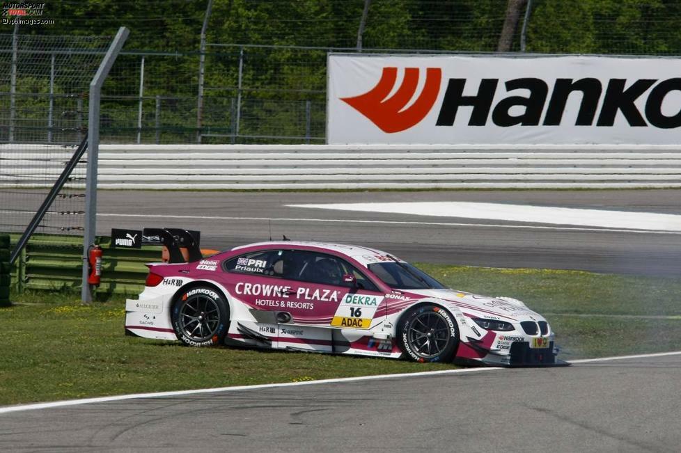 Auch Andy Priaulx stand schonmal im Abseits. In Hockenheim stellte er sein Fahrzeug nach einem Dreher mal eben in der Wiese ab, konnte danach aber weiterfahren.