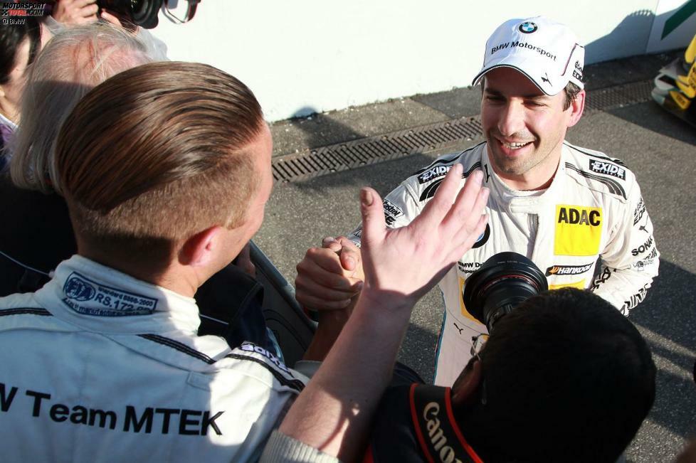 Wenn er schon nicht der beste Frischling ist, dann kann wenigstens sein Lächeln bezaubern: Timo Glock ist nach Meinung der Umfrage-Teilnehmer 2013 der sympathischste der 22 DTM-Pilot gewesen. 19,36 Prozent drückten die Daumen für den 