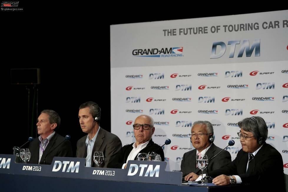 Eine Sitzung der ganz anderen Art gab es 2013 am Norisring. ITR-Chef Hans-Werner Aufrecht (Mitte) und Vertreter der US-amerikanischen Grand-Am-Serie sowie der japanischen GT-Meisterschaft sprachen über ihre Kooperationspläne.