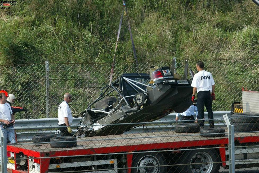 In den ersten Sekunden nach dem Unfall war es auf der Haupttribübe in Zandvoort ohrenbetäubend still. Erleichterung gab es erst, als man über die Streckenlautsprecher vernahm, dass Dumbreck nicht ernsthaft verletzt worden sei.