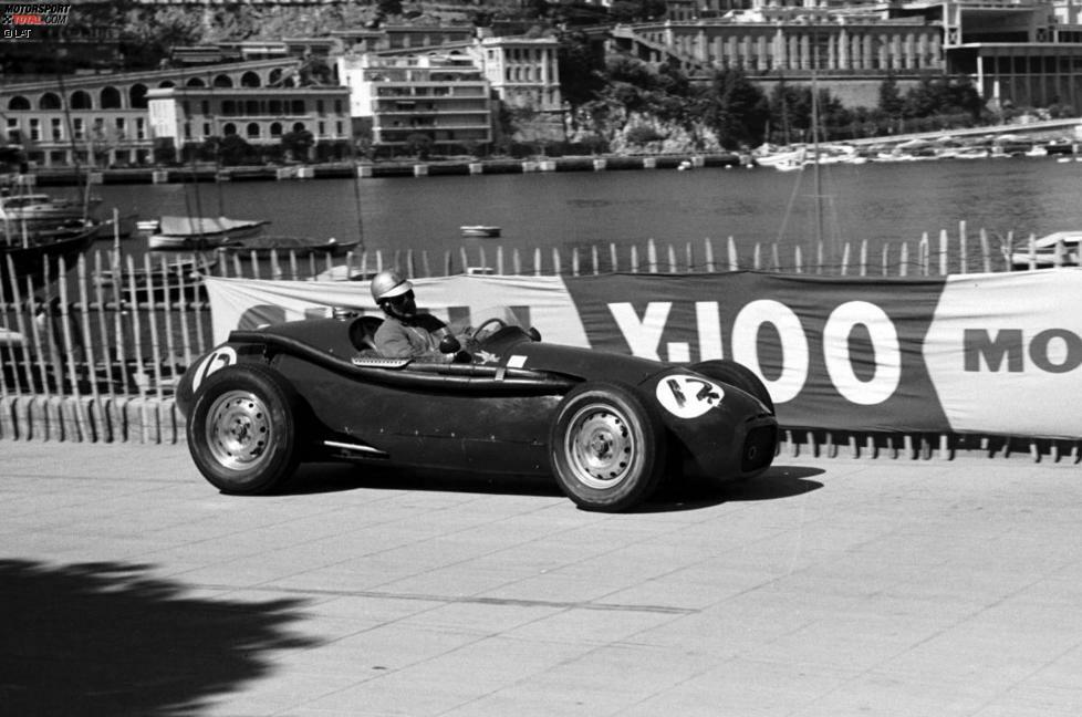 Ecclestone hatte sich vor seiner Karriere als Teamchef schon als Fahrer versucht: 1958 versuchte er erfolglos, sich für den Grand Prix von Monaco zu qualifizieren. Mit demselben Connaught-Chassis scheiterte an jenem Wochenende auch Paul Emery an der Qualifikation.