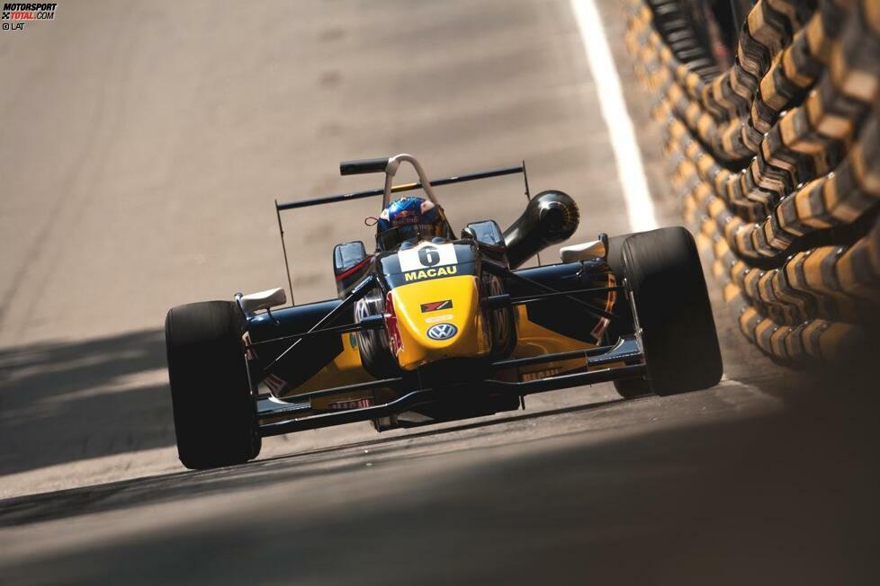 Nach Platz sechs im Qualifying-Rennen ging der nächstjährige Red-Bull-Pilot Daniel Ricciardo mit großen Erwartungen ins Hauptrennen, doch auch der Australier wurde in die Startkollision verwickelt.