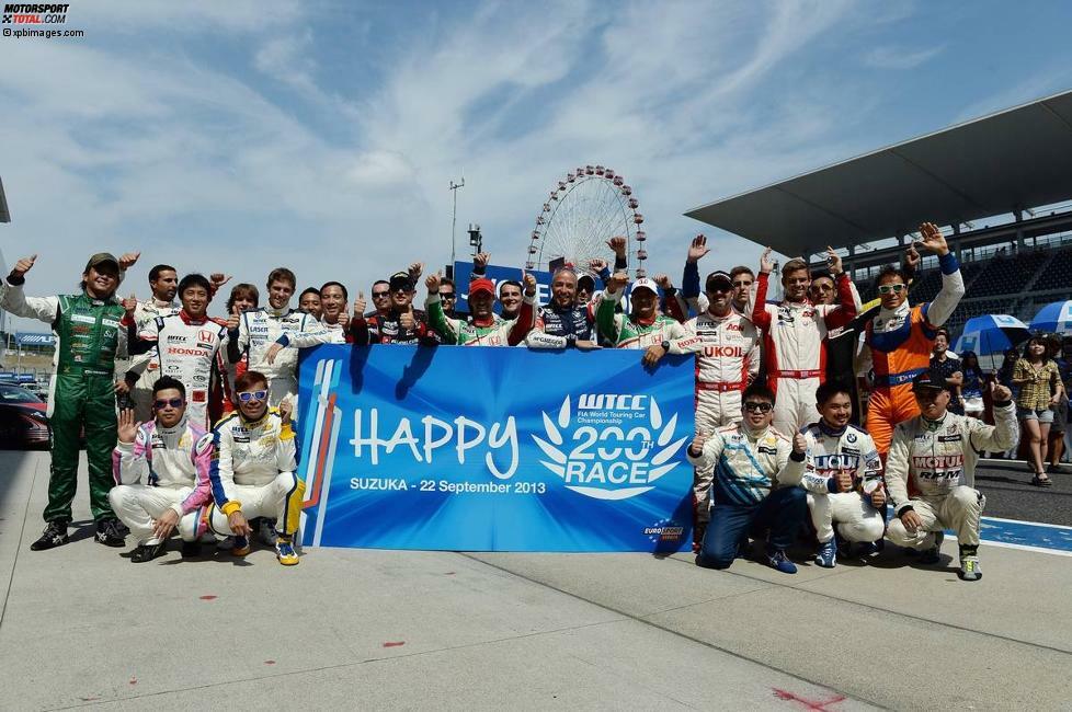 Das Starterfeld der WTCC beim 200. Jubiläumsrennen in Suzuka 2013. Wer 2014 in der Meisterschaft am Start ist und bei welchem Team, steht teilweise bereits fest. In unserer Fotostrecke bieten wir einen aktuellen Überblick über das WTCC-Fahrerkarussell zur neuen Saison.