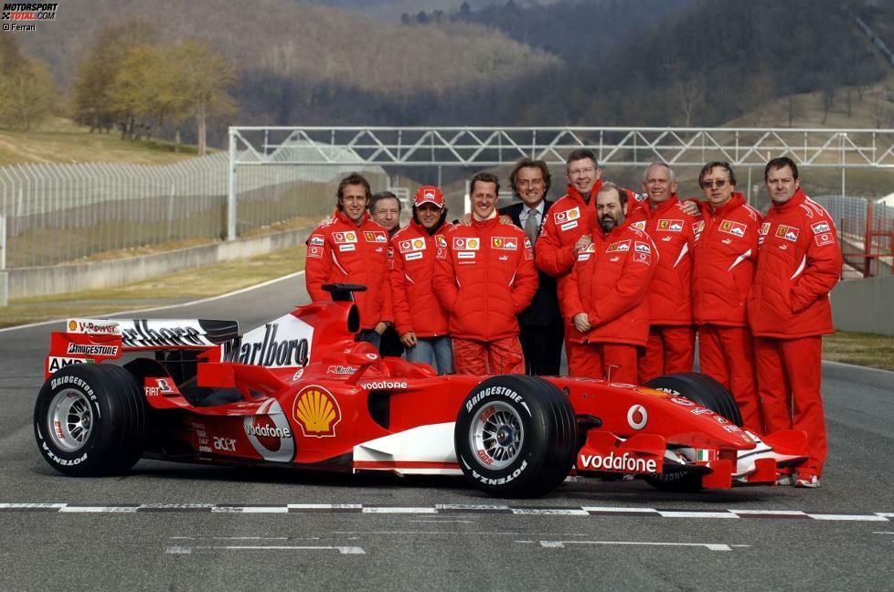 2006: Ferrari 248 F1. Zweiter in der Fahrer- und Konstrukteurs-Weltmeisterschaft. Neun Siege. - Nicht in der Gestione Sportiva in Maranello, sondern auf der hauseigenen Teststrecke in Mugello findet 2006 die Ferrari-Präsentation statt - erstmals mit Felipe Massa als Nachfolger von Rubens Barrichello, und zum letzten Mal mit Michael Schumacher. Der Deutsche kämpft bis zum Schluss gegen Fernando Alonso um den Titel, zieht aber beim Finale in Brasilien den Kürzeren und beendet seine (erste) Karriere. Der 248 F1 ist der letzte große Wurf von Rory Byrne, der sich am Jahresanfang nahezu komplett aus dem Tagesgeschäft zurückzieht und die technische Verantwortung an Aldo Costa übergibt. Auch Teamchef Jean Todt und Chefstratege Ross Brawn verschwinden von der Bildfläche. Das Ende einer Ära.