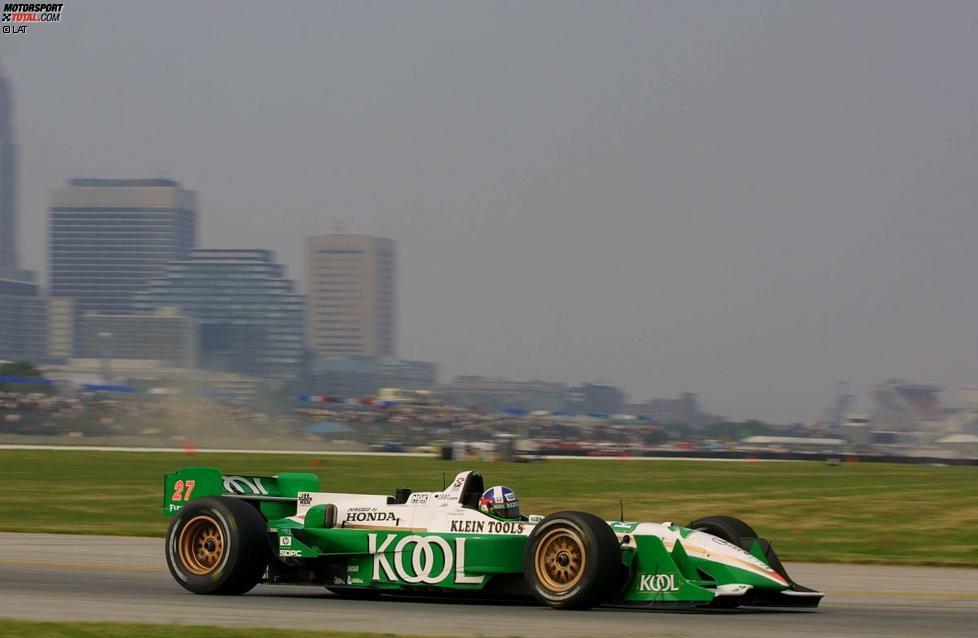 Dario Franchitti wechselt 1997 zu den IndyCars. Nach einer Saison im Team von Paul Hogan heuert er bei Team Green an und fährt viele Jahre die grün-weiße Startnummer 27. Hier auf dem Weg zum Sieg in Cleveland 2001.
