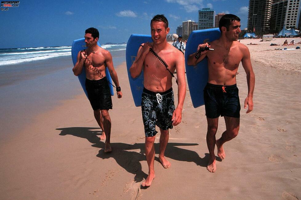 1998 in Surfers Paradise: Max Papis, Greg Moore und Dario Franchitti am Strand. Der Schotte gewinnt drei Saisonrennen und belegt in der Gesamtwertung hinter dem Ganassi-Duo Alex Zanardi und Jimmy Vasser Rang drei.