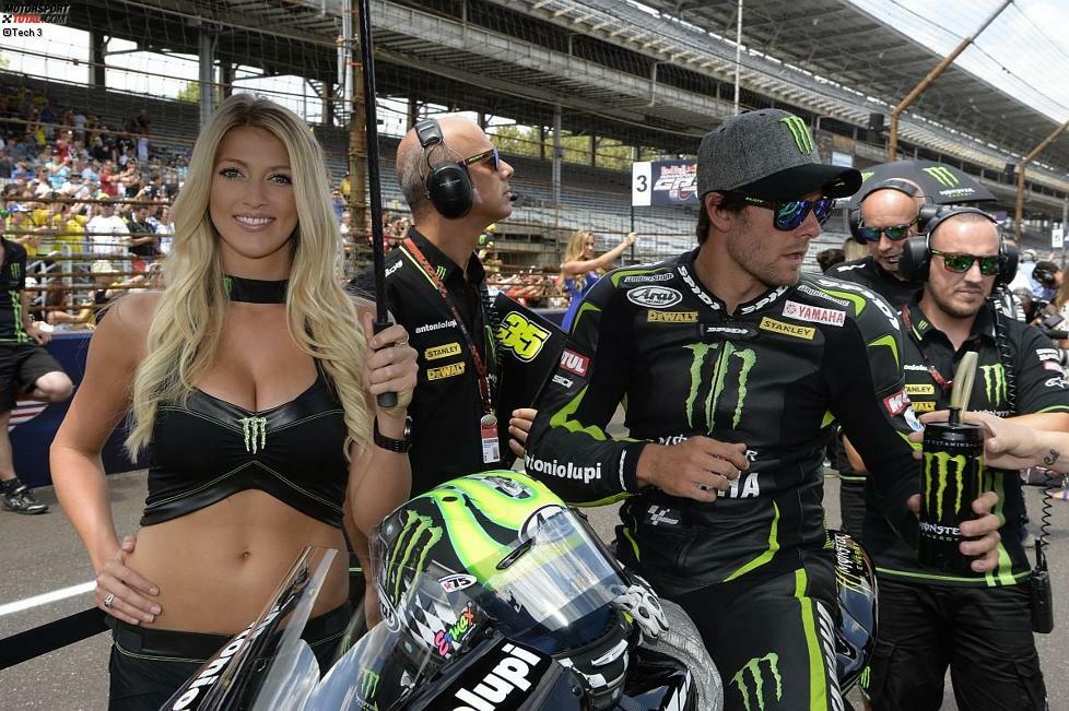 Dagegen hat Cal Crutchlow unmittelbar vor dem Start kein Auge für die hübsche Blondine an seiner Seite.