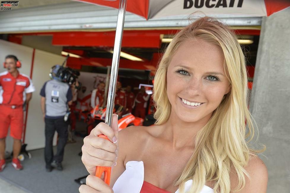 Das Lächeln dieser Dame überstrahlt derzeit die sportliche Misere bei Ducati.