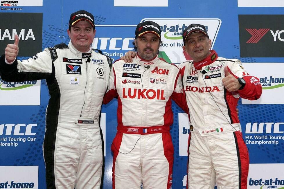 Die erste WTCC-Saison des Honda-Werksteams beginnt mit einem Podestplatz in Monza: Gabriele Tarquini fährt im strömenden Regen hinter den beiden Chevrolet-Piloten Yvan Muller und Michel Nykjaer auf den dritten Platz.