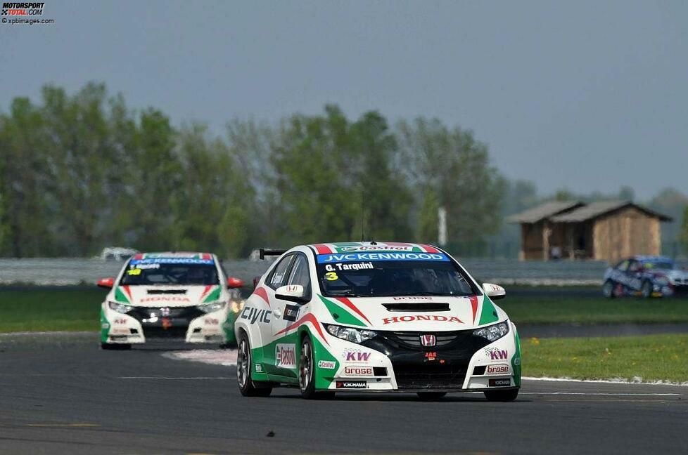 Am Slovakiaring schlägt schließlich die große Stunde von Honda. Erstmals gelingt es dem japanischen Hersteller, die Konkurrenz massiv unter Druck zu setzen. Und am Ende heißt das: Der Mannschaft gelingt der erste Sieg mit dem Honda Civic.