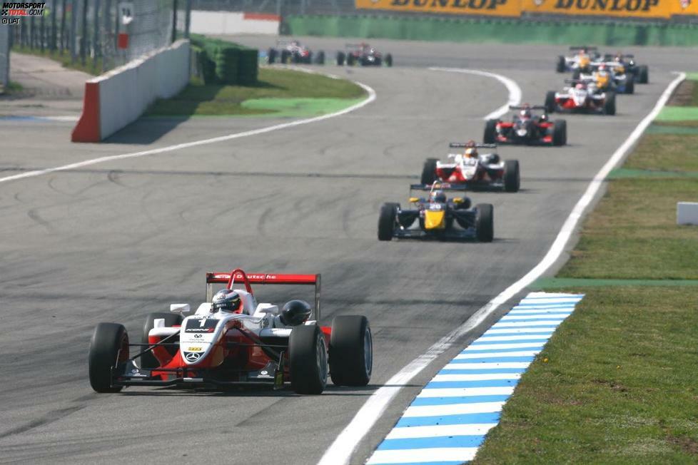 2008 startet Hülkenberg dann auch in der Formel-3-Euroserie durch und sicherte sich in seinem zweiten Jahr in der Meisterschaft schon ein Rennwochenende vor Saisonende den Titel.