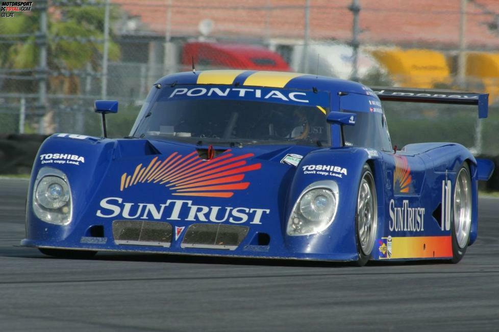 Das Jahr 2007 beginnt für Jeff Gordon mit einem Abstecher auf ungewohntes Terrain. Im Rahmen der Speedweeks in Daytona tritt der viermalige NASCAR-Champion erstmals beim Saisonhöhepunkt der Grand-Am-Serie, den 24 Stunden von Daytona, an. Zusammen mit Wayne Taylor, Max Angelelli und Jan Magnussen steuert Gordon den Riley-Pontiac von Wayne Taylor Racing auf Platz drei.