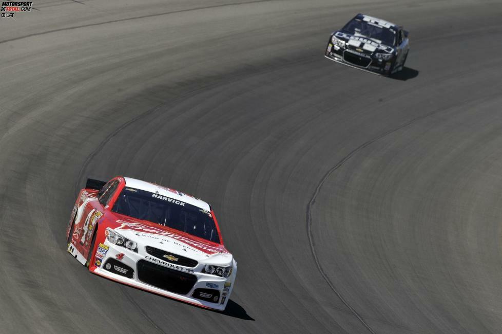 Während Kevin Harvick (Stewart/Haas-Chevrolet) zum Titel 2014 fährt, wird Johnson nach seinem vorzeitigen Ausscheiden aus dem Chase zur Gesamtelfter und schließt damit so weiten hinten ab wie noch in einer vollen Saison.