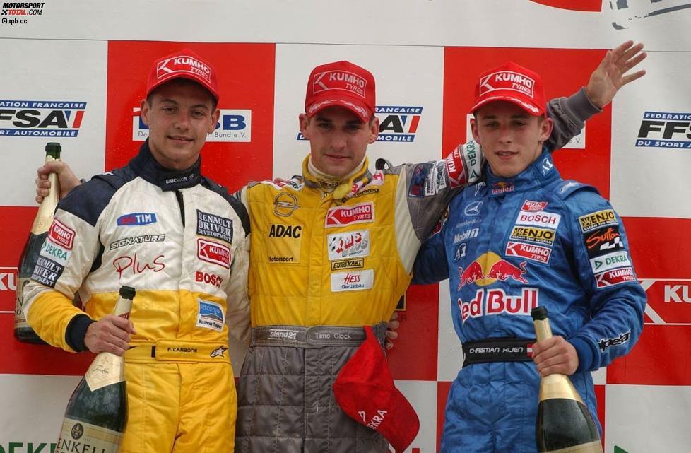 Nach Platz drei in der Deutschen Meisterschaft wurde er 2003 mit drei Lauferfolgen Gesamtfünfter der neu gegründeten Euroserie. Rechts von Glock (Mitte) steht hier übrigens Christian Klien. Die Karriere des Brasilianers Fabio Carbone (links) verlief in der Renault-World-Series und der japanischen Super-GT-Meisterschaft im Sande.
