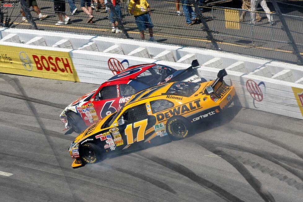 2008 ist plötzlich alles anders. Robbie Reiser wird intern befördert, mit seinem neuen Crewchief Chip Bolin bleibt Kenseth sieglos und wird enttäuschender Gesamtelfter.