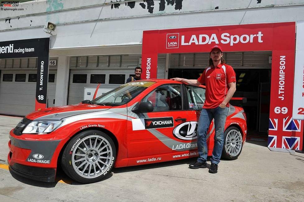 Budapest 2012: Nachdem sich die russische Marke 2010 überraschend und plötzlich aus der WTCC zurückgezogen hat, reißen die Gerüchte um ein Comeback nicht ab. 2012 ist es schließlich so weit: In Budapest kehren Wiktor Schapowalow und sein Team zurück. Mit dabei ist erneut James Thompson, der den Probeeinsatz von Lada am Steuer des neuen Granta-Modells absolviert.