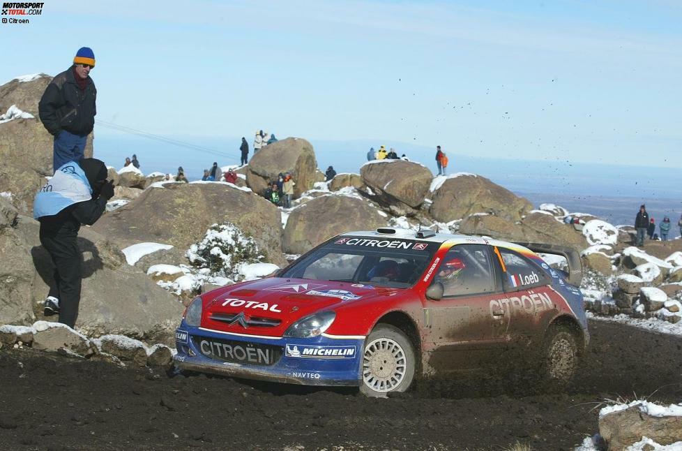 Es sollte bei weitem nicht die letzte WM-Party werden. 2005 dominieren Loeb und Beifahrer Daniel Elena die Rallye-Weltmeisterschaft und sichern sich ihren zweiten WM-Titel. Bei der Rallye im winterlichen Argentinien gelingt Loeb der sechste Laufsieg in Folge. Das hatte vor ihm noch kein Pilot in der Rallye-WM geschafft.