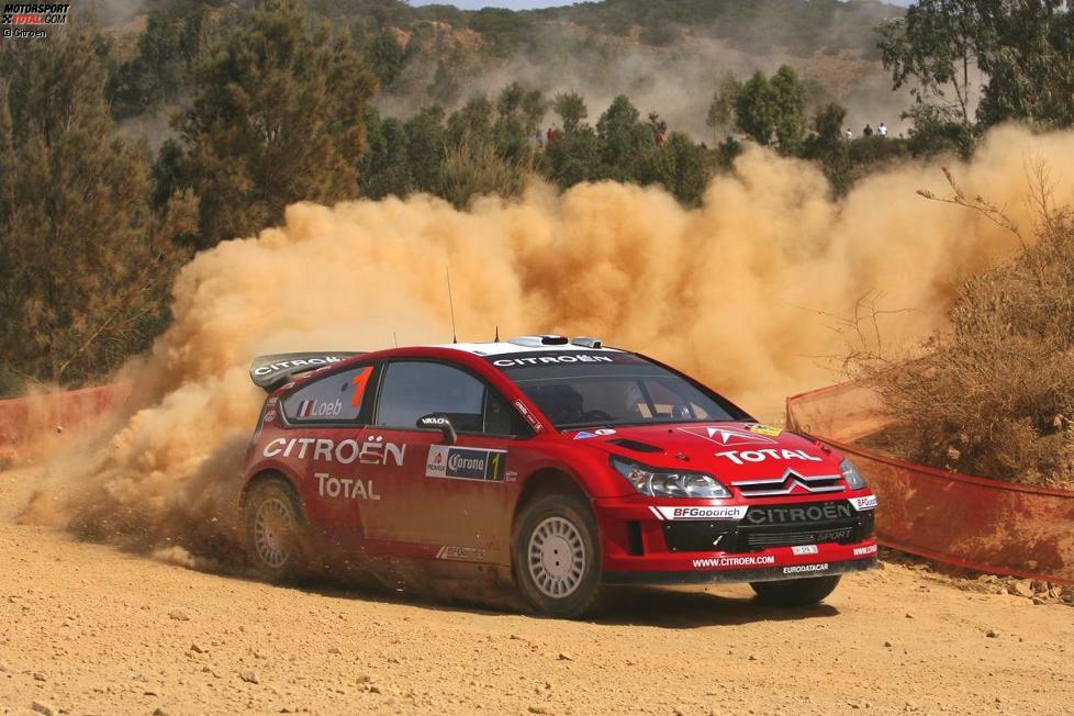 2007 kehrt Citroen mit dem C4 WRC in die Rallye-WM zurück, und wieder ist Loeb mit an Bord. Die Saison wird vom Duell zwischen dem Franzosen und Marcus Grönholm geprägt, bei dem Loeb knapp die Oberhand behält und WM-Titel Nummer vier einfährt.