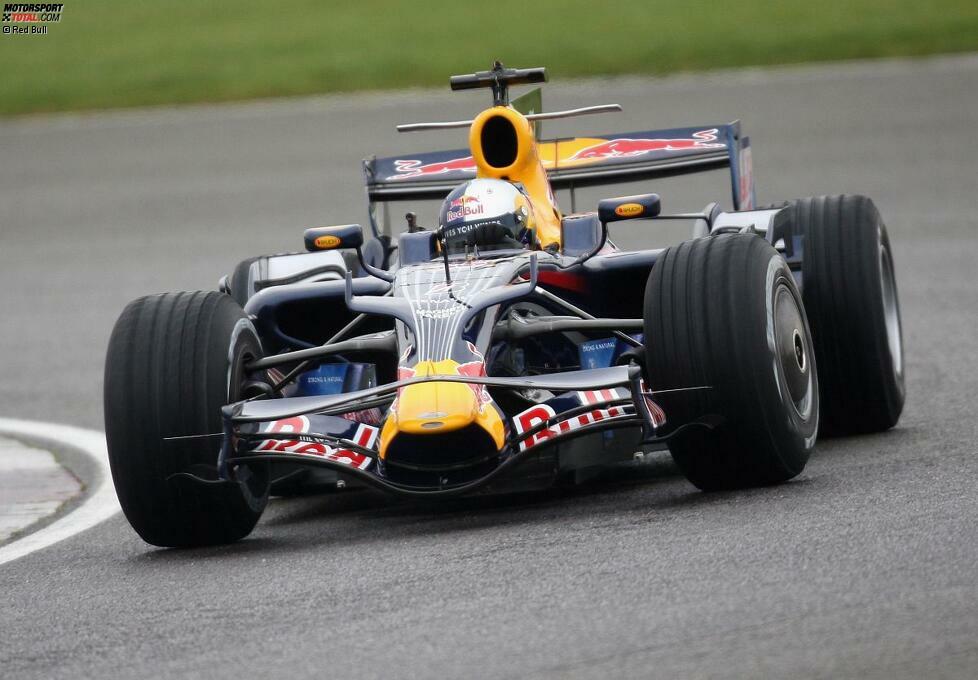 Als er im Herbst 2008 im Red-Bull-Formel-1-Auto zu Testfahrten ausrückt, hat er sein Testdebüt im Formel-1-Fahrzeug längst hinter sich. Das hat er im Jahr zuvor bei Renault absolviert. 2009 liebäugelt er dann kurzzeitig mit einem Wechsel in die Formel 1, doch so weit kommt es nicht. Loeb bleibt Rallye-Fahrer.