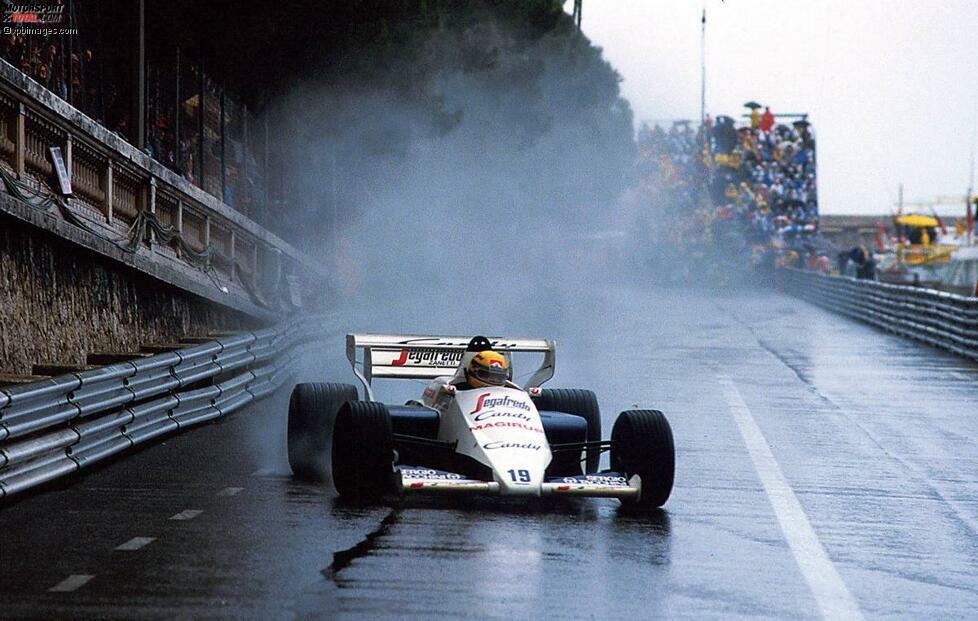 Ayrton Senna testet vor der Saison 1984 auch für die etablierten Teams Williams, McLaren und Brabham, entscheidet sich aber für Toleman. Beim Grand Prix von Monaco lässt er erstmals sein Talent aufblitzen, holt im strömenden Regen auf die Führenden auf und belegt den zweiten Platz. Viele sind heute noch überzeugt: Hätte Rennleiter Jacky Ickx nicht vorzeitig abgebrochen, Senna hätte auch Sieger Alain Prost überholt...
