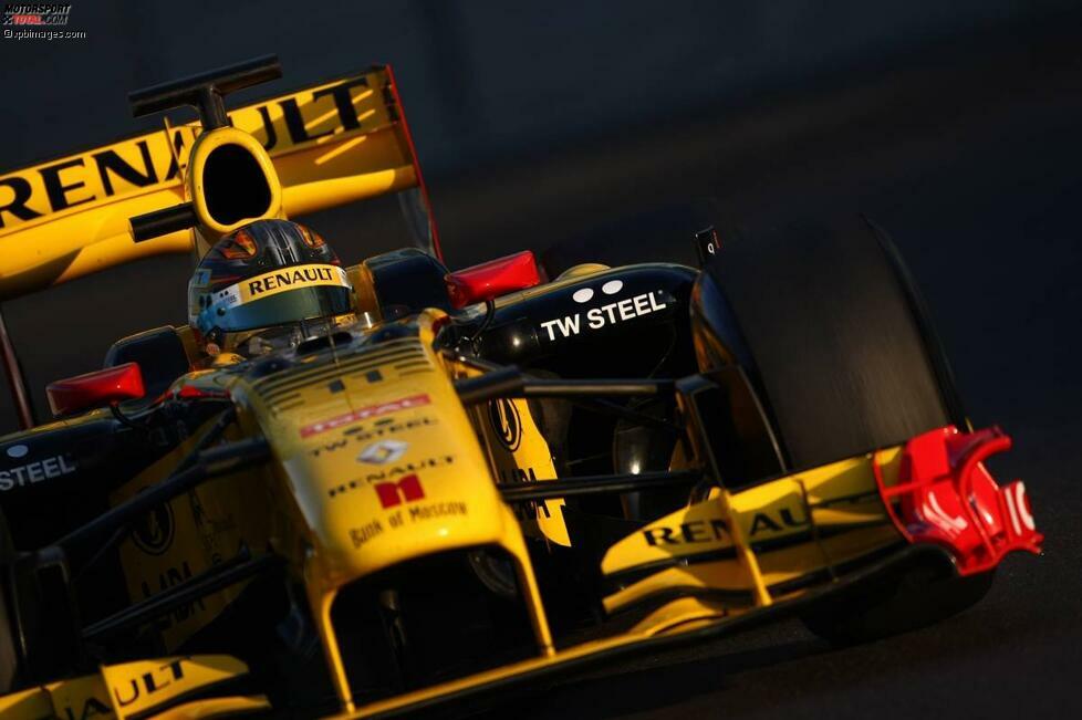 Also schon wieder Neuanfang: Das Team heißt 2010 zwar weiterhin Renault, der französische Automobilhersteller ist aber nicht mehr werksseitig engagiert. Die neuen Eigentümer heißen Genii Capital, werden von Investor Gerard Lopez geführt und verpflichten als Piloten Robert Kubica, der in jener Saison immerhin dreimal auf das Podium fährt.