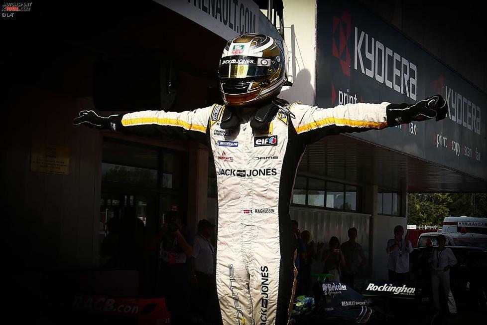 Geschafft! Kevin Magnussen hat sich als Titelträger der Renault-World-Series 2013 für höhrer Aufgaben empfohlen.