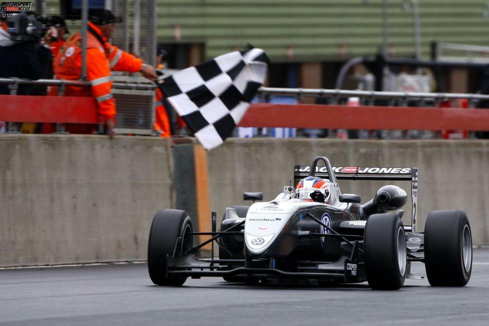 In der Britischen Formel 3 wird er 2011 Gesamstzweiter hinter Felipe Nasr. McLaren ist auf sein Talent längst aufmerksam geworden. Man integrierte den Dänen ab 2010 in das hauseigene Juniorenprogramm, das schon Vater Jan unterstützt hatte.