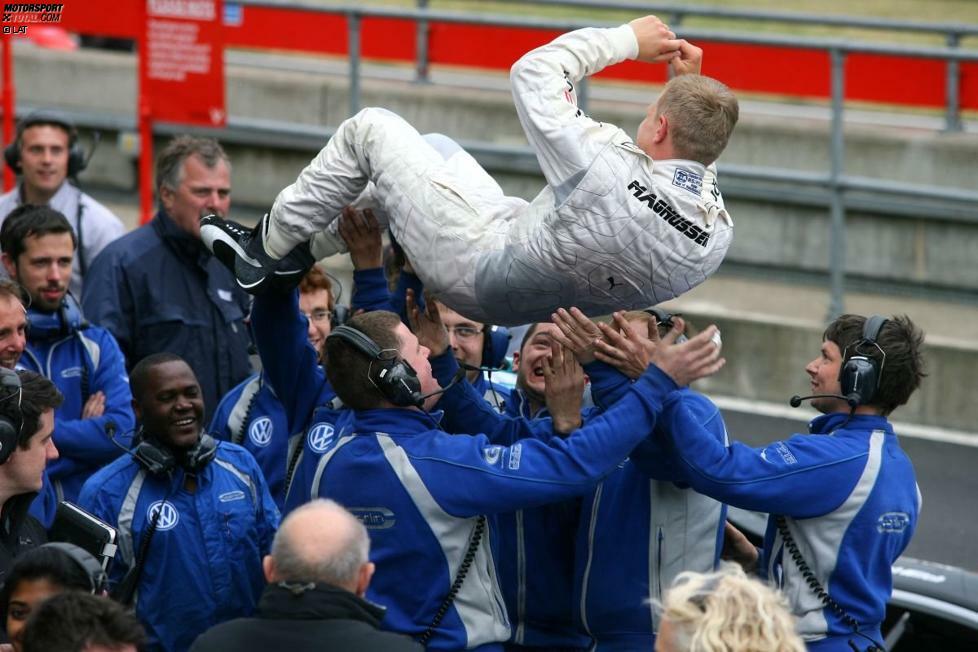 Magnussen lernt in der Formelsport-Szene das Siegen und das Jubeln. Gleichzeitig bescheinigen ihm einige Beobachter, dass er sehr lernfähig ist. Der Däne kann Rennen kontrollieren und sicher nach Hause fahren. Zum Talent kommt die Vernunft.