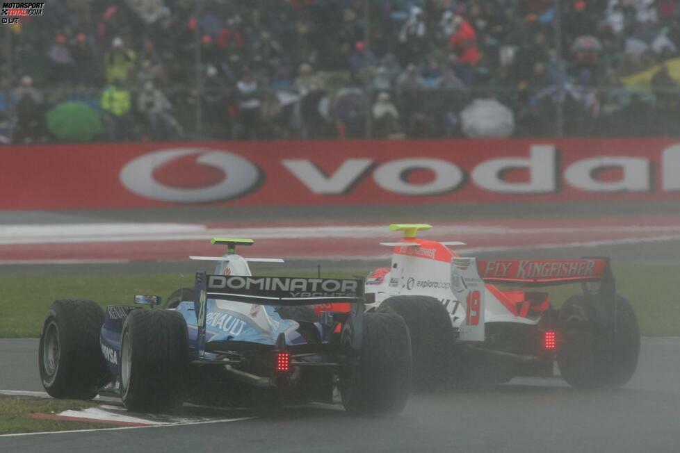 Typisch Maldonado das Regenrennen in Silverstone: Zuerst würgt er in der Startaufstellung den Motor ab, dann holt er sich eine Strafe für Pit-Lane-Speeding ab, später noch eine weitere Strafe für das Missachten von gelben Flaggen und zum Drüberstreuen in der letzten Runde noch eine Kollision mit Adrian Valles und Kamui Kobayashi. Die Strafe ist der letzte Startplatz am Hungaroring - wo er mit einer unwiderstehlichen Aufholjagd auf Platz fünf nach vorne fährt!